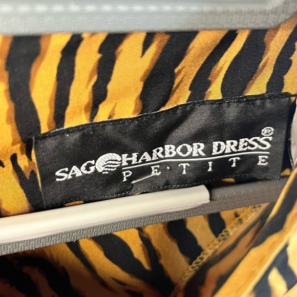 Sag Harbor Tiger Stripped Wrapped sleeveless Dress - Picture 5 of 13